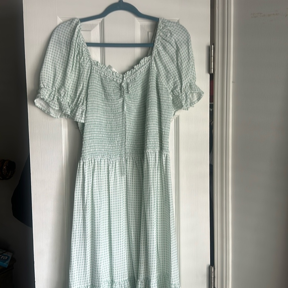 Mint green dress 👗